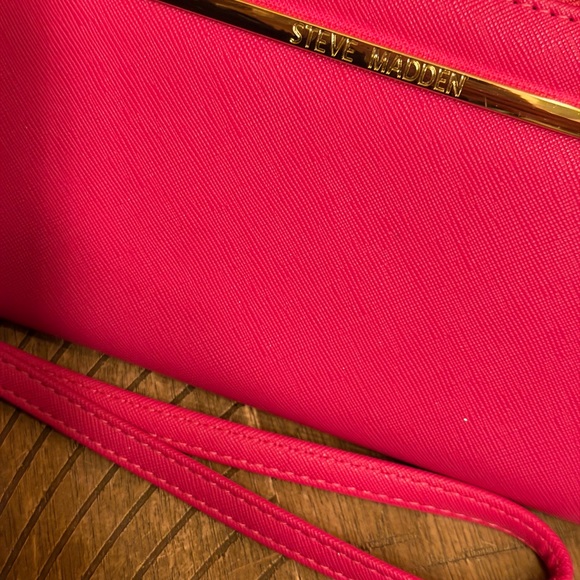 Steve Madden Pink Wallet with Gold Accent - Picture 3 of 12